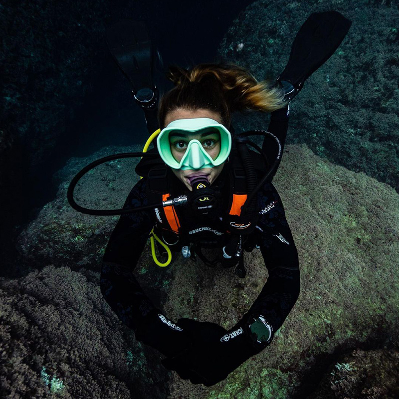 Amanda Akesson en plongée sous-marine avec son masque Maxlux S sans buée ! 